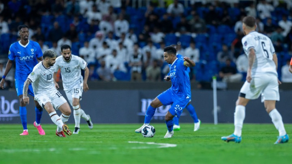 الهلال السعودي وجها لوجه ضد مواطنه فريق الشباب في نصف نهائي كأس العرب للأندية الأبطال