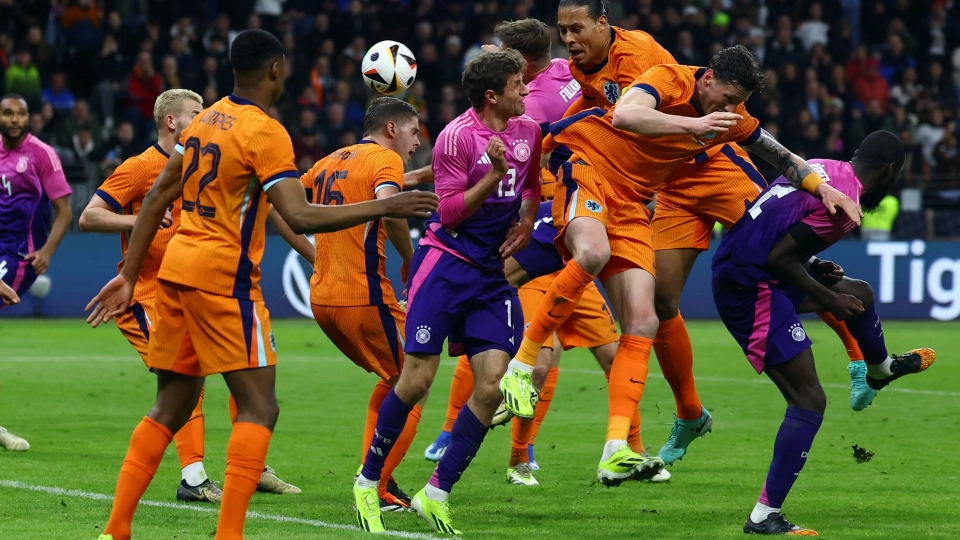 تفاصيل وأحداث مباراة منتخب ألمانيا ومنتخب هولندا في المباراة الودية