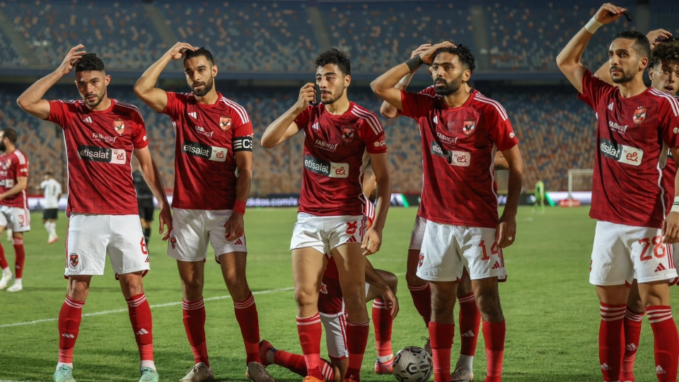 تفاصيل وأحداث مباراة الأهلي وطلائع الجيش في الدوري المصري