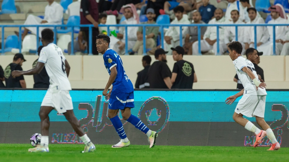 تفاصيل وأحداث مباراة الأخدود والهلال في الدوري السعودي