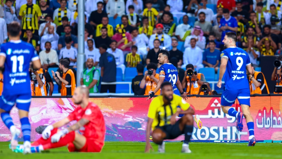 تفاصيل وأحداث مباراة الهلال والإتحاد في الدوري السعودي